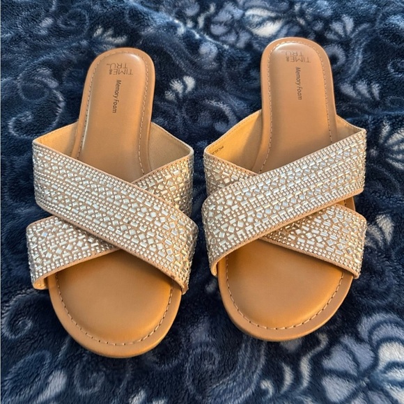 Time and Tru Tan Criss-Cross Sandals 8 - Picture 2 of 6